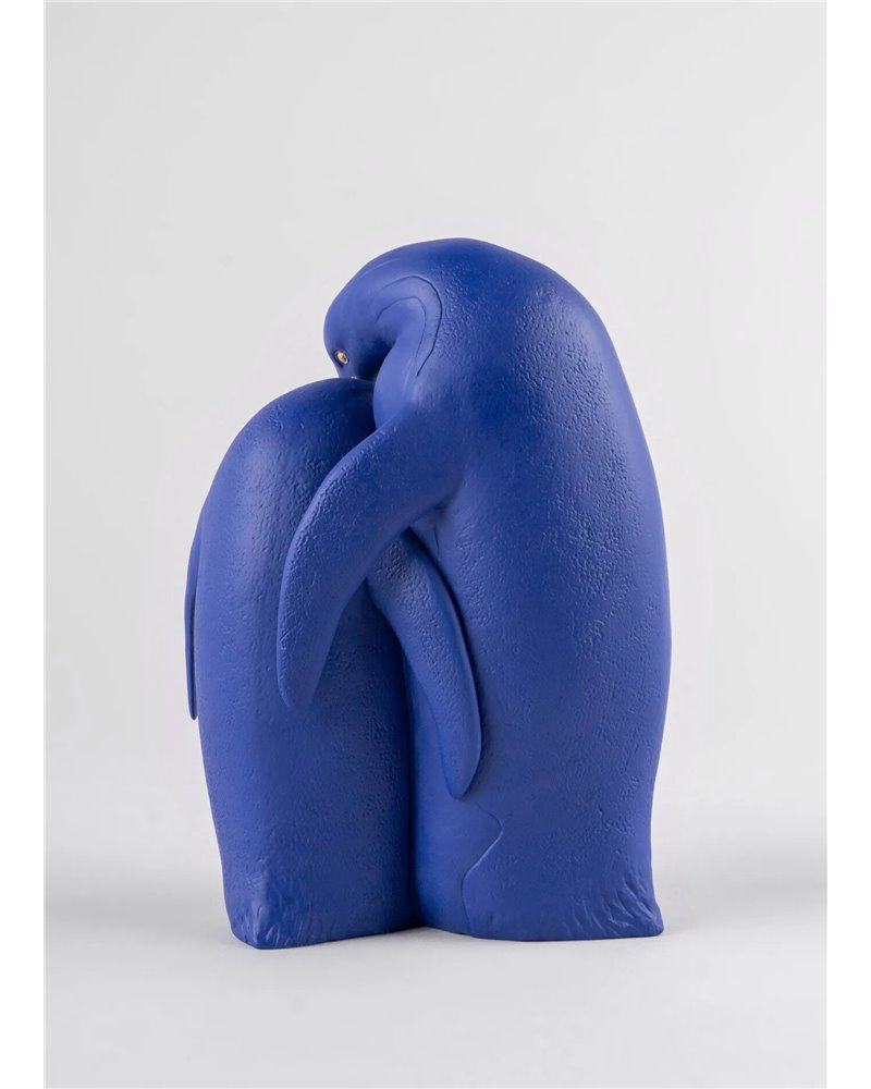 Escultura Familia de pingüinos. Serie Limitada. Azul y dorado