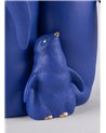 Escultura Familia de pingüinos. Serie Limitada. Azul y dorado