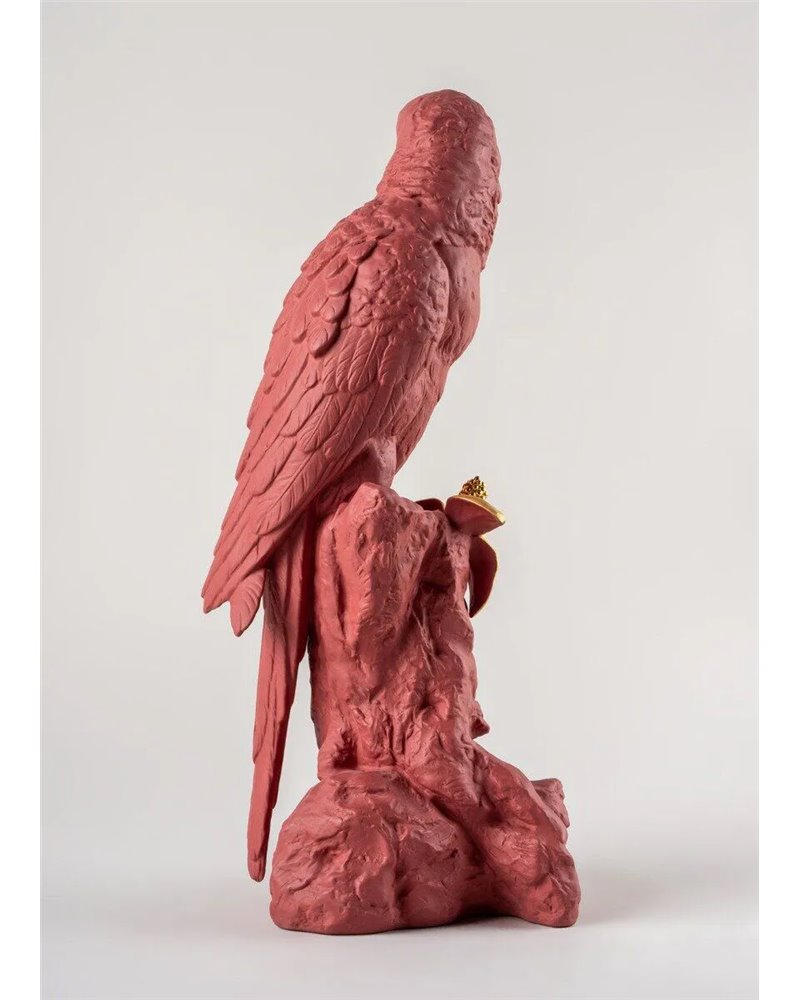 Escultura Guacamayo. Rojo y dorado. Serie Limitada