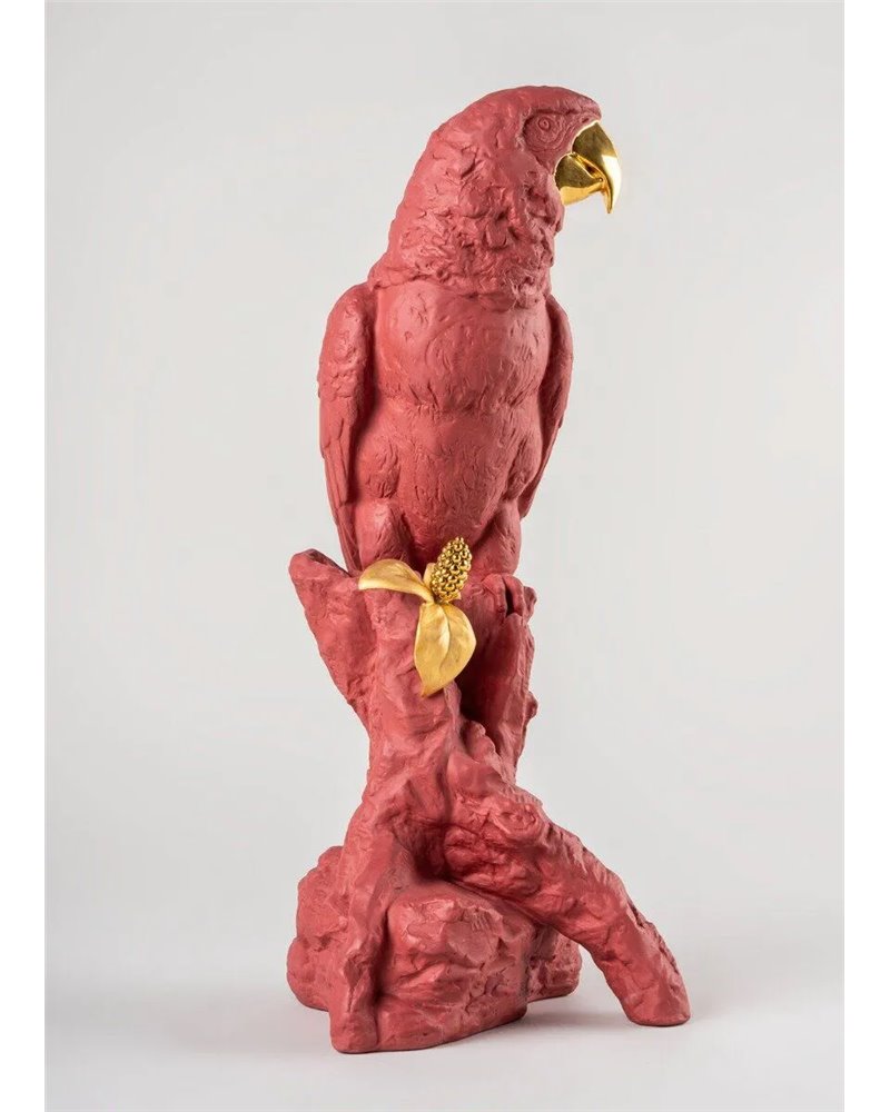 Escultura Guacamayo. Rojo y dorado. Serie Limitada