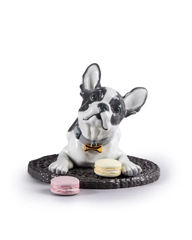 Figura perro Bulldog francés con macarons