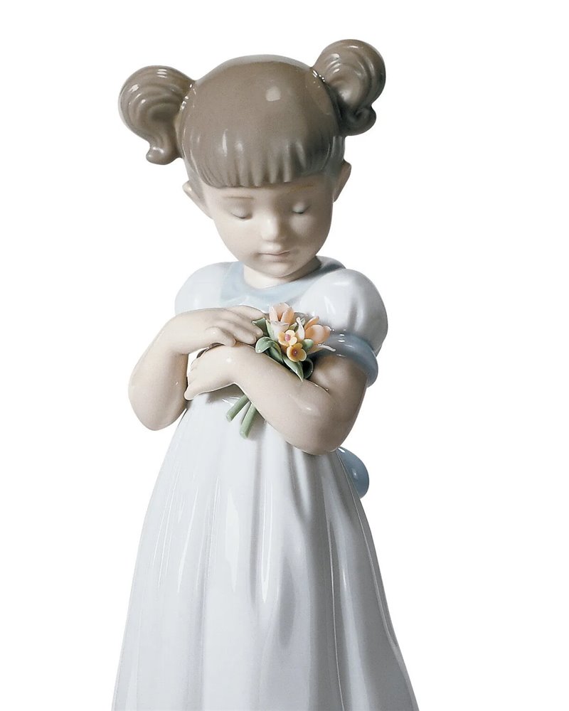 Figura niña Flores para mamá