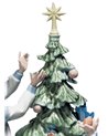 Figura niños Arreglando el árbol de Navidad