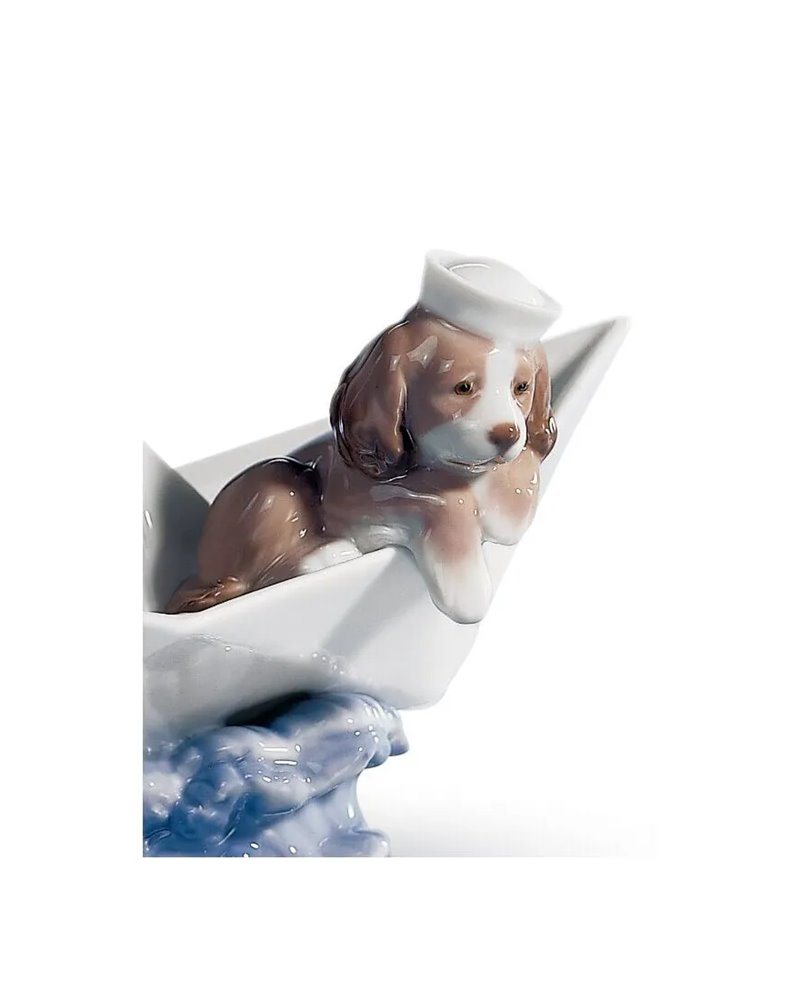 Figura perro Barco de papel