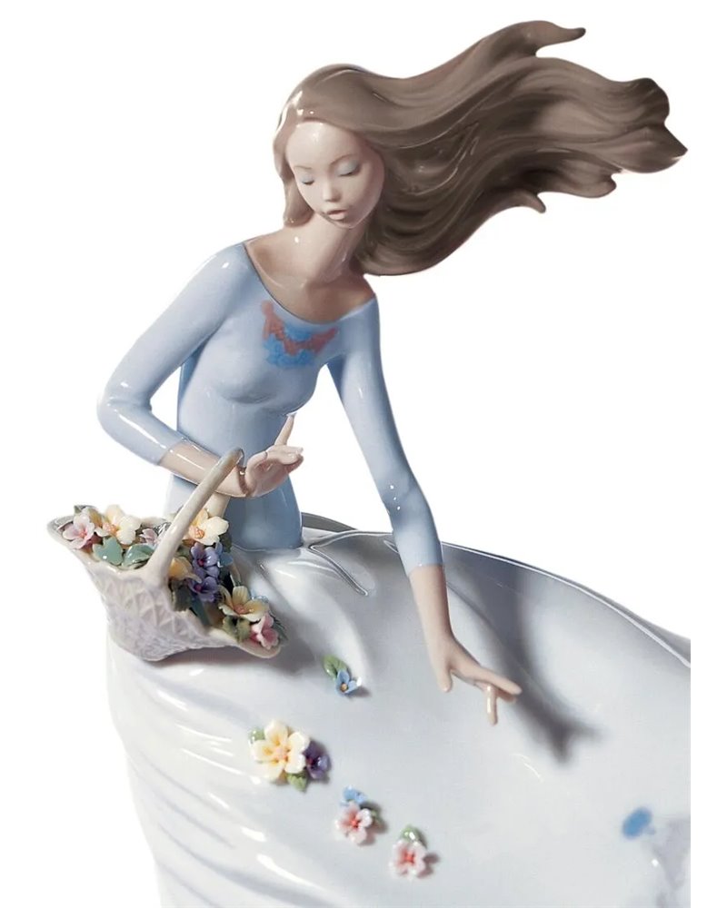 Figura mujer Aromas en el viento