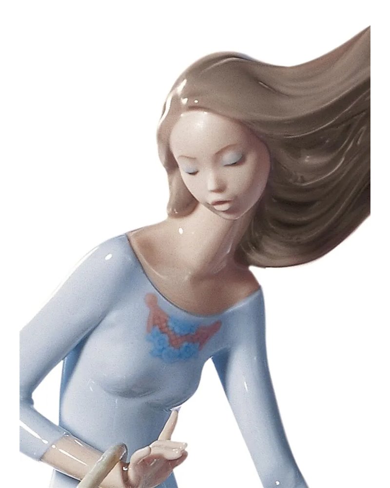 Figura mujer Aromas en el viento