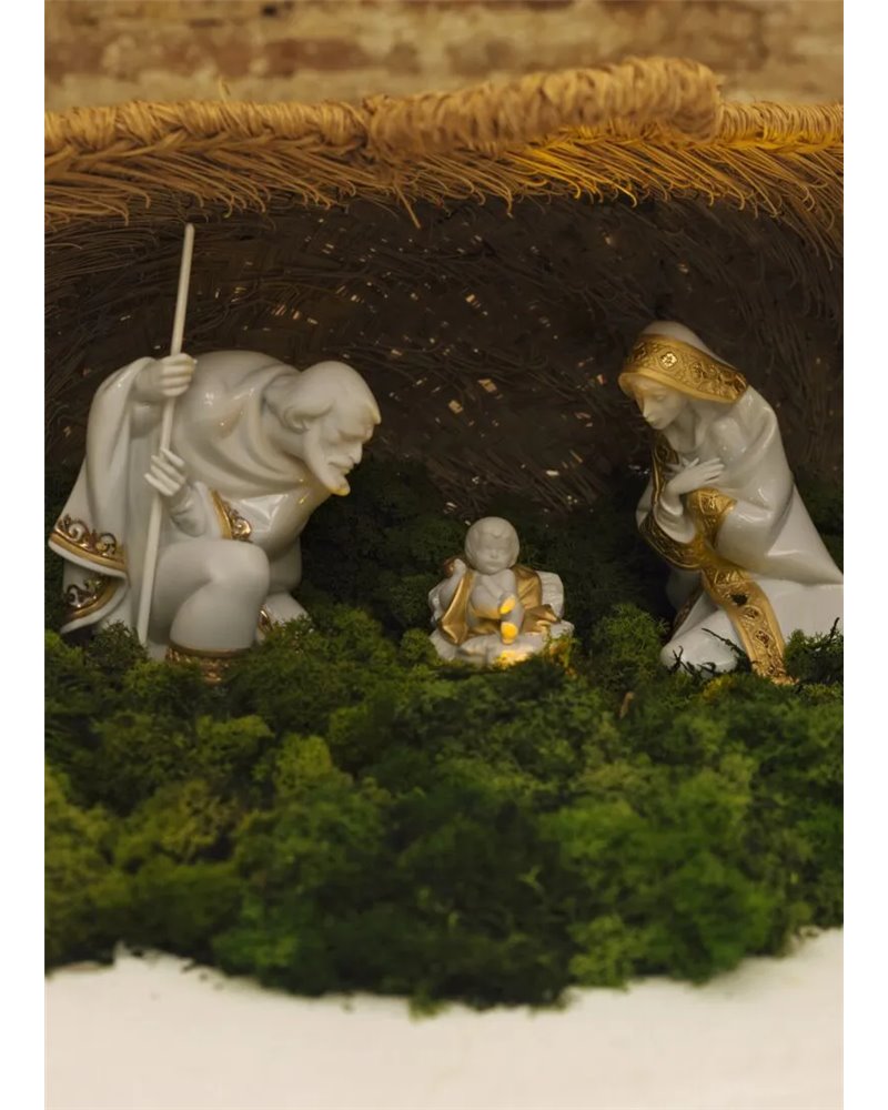 Figura Niño Jesús en Belén. Lustre oro