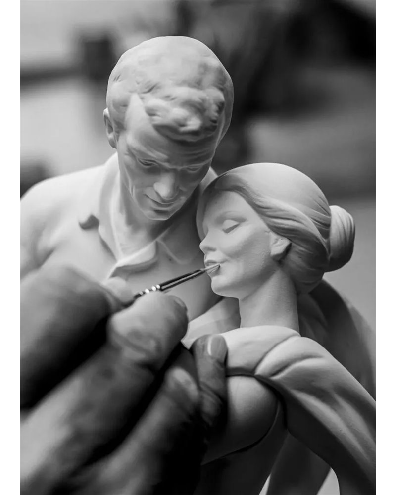 Figura joven pareja Amor bajo la luna. Serie limitada