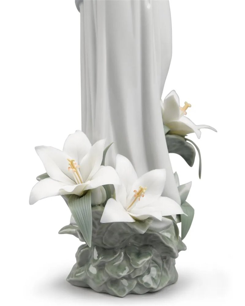 Figura virgen Madonna de las flores