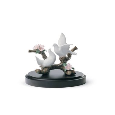 Figura Palomas en cerezo