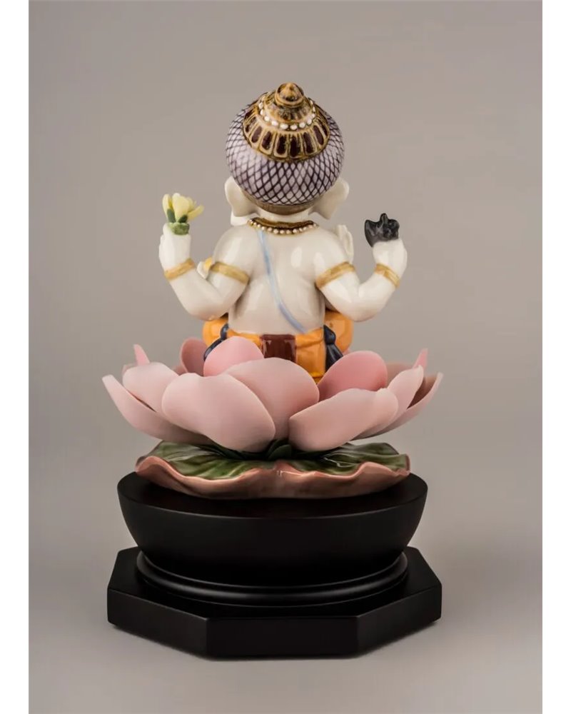 Figura Ganesha sobre loto