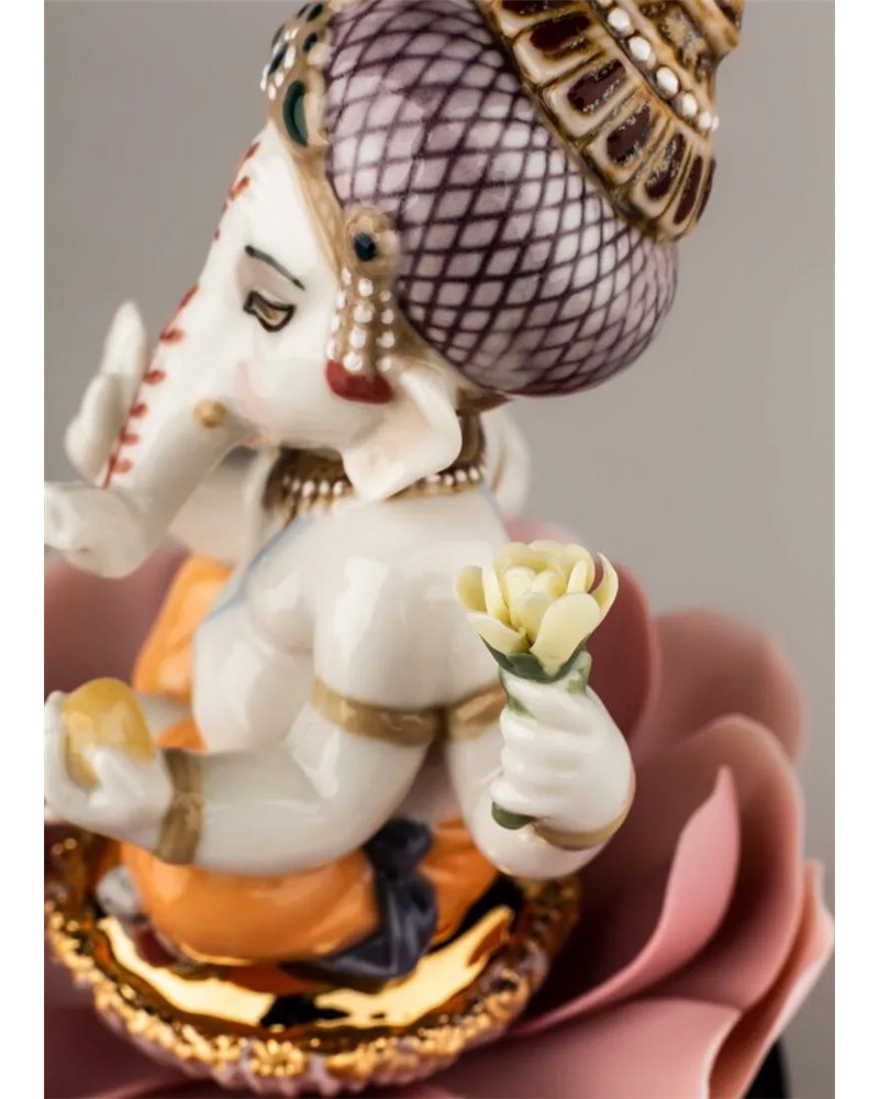 Figura Ganesha sobre loto