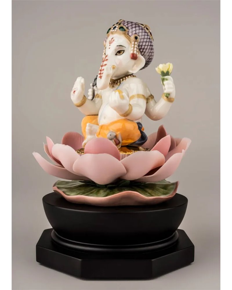 Figura Ganesha sobre loto