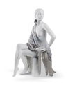 Figura mujer Desnudo con mantón. Lustre plata