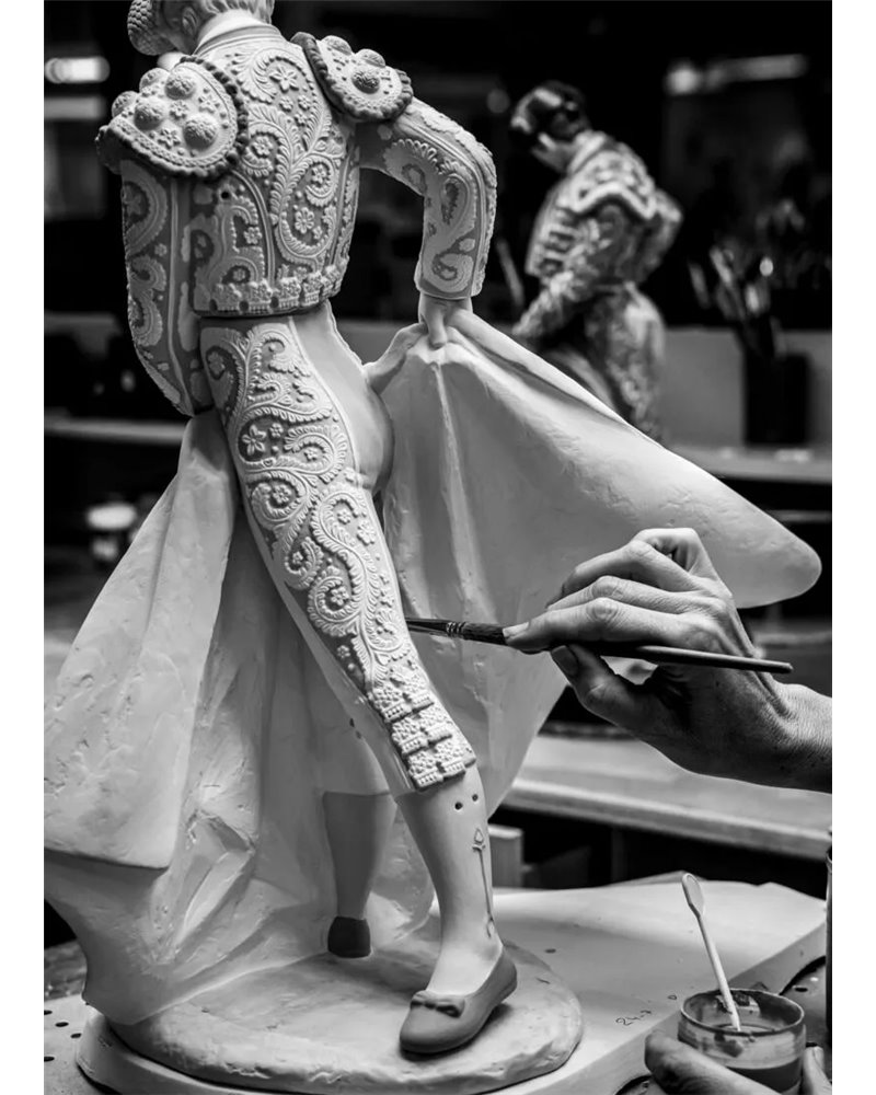 Escultura Maestro torero. Traje verde. Serie limitada