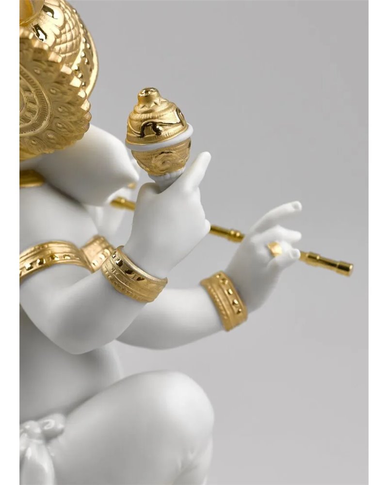 Figura Ganesha con Bansuri. Lustre oro