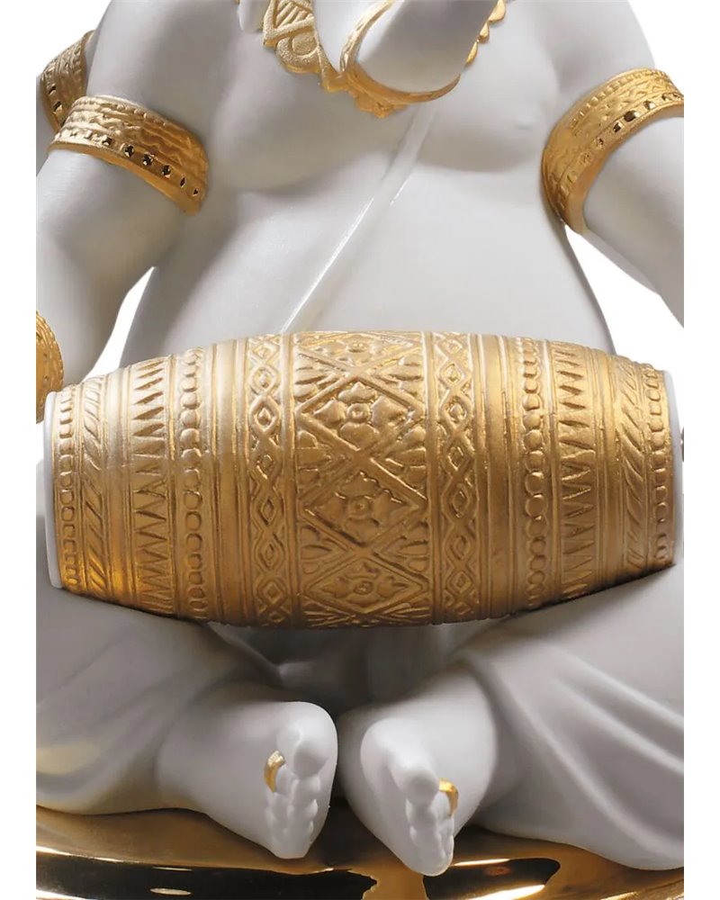 Figura Ganesha con Mridangam. Lustre oro