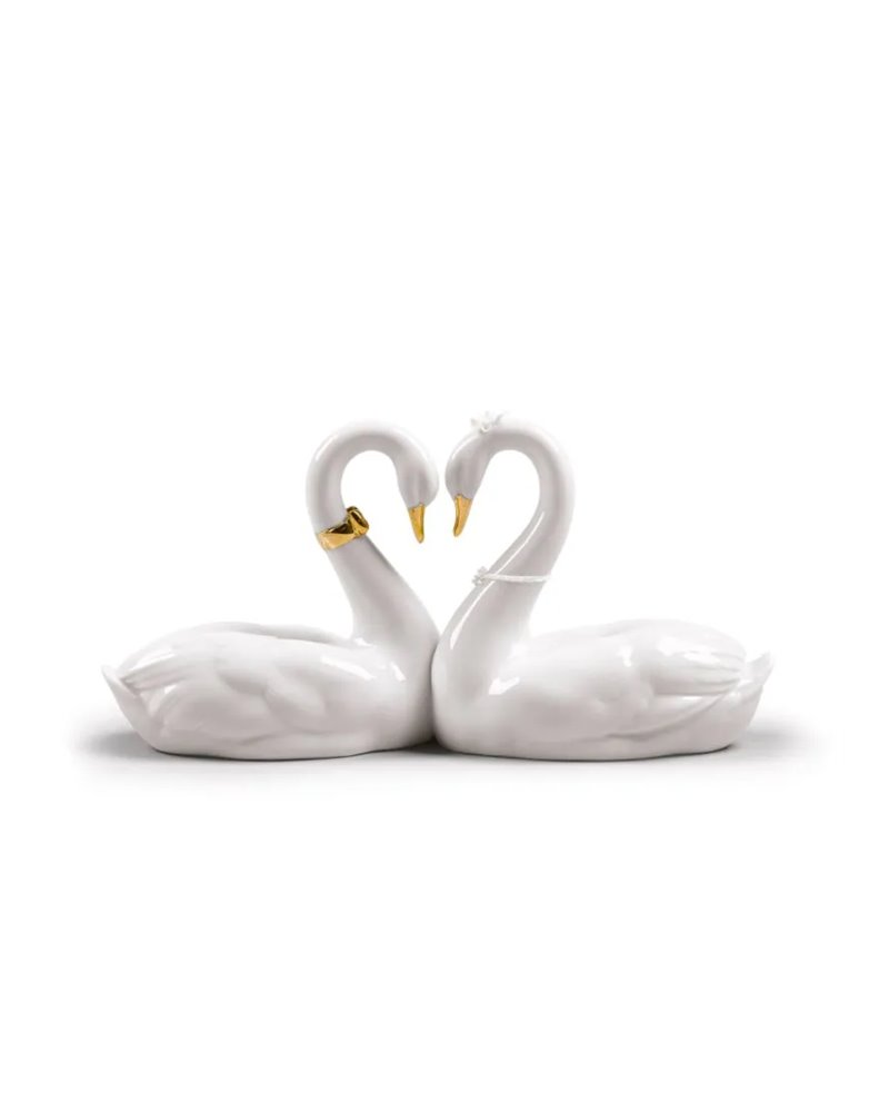 Figura cisnes Corazón blanco. Lustre dorado