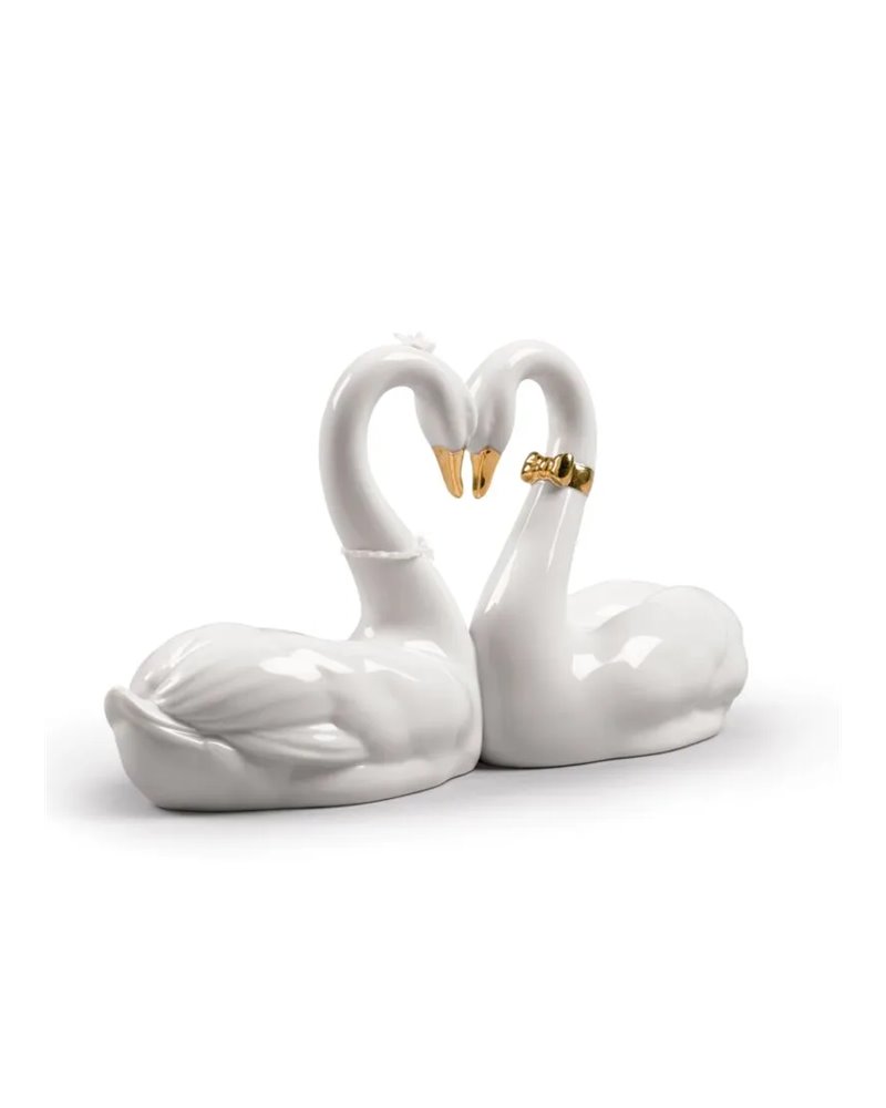 Figura cisnes Corazón blanco. Lustre dorado