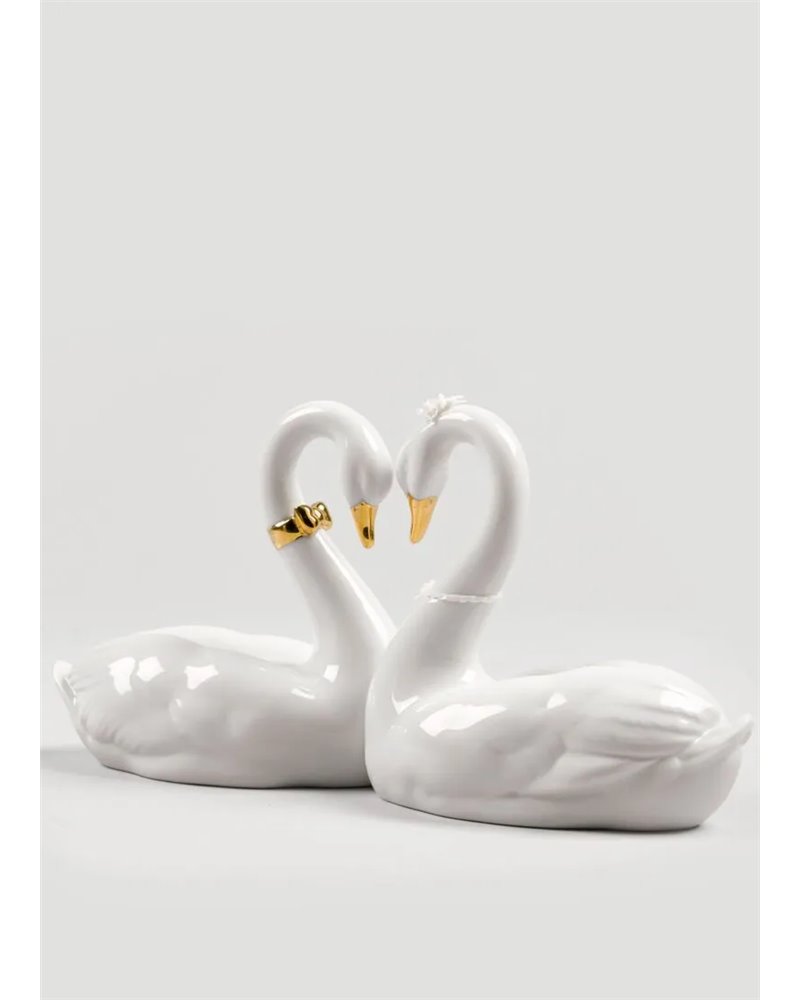 Figura cisnes Corazón blanco. Lustre dorado