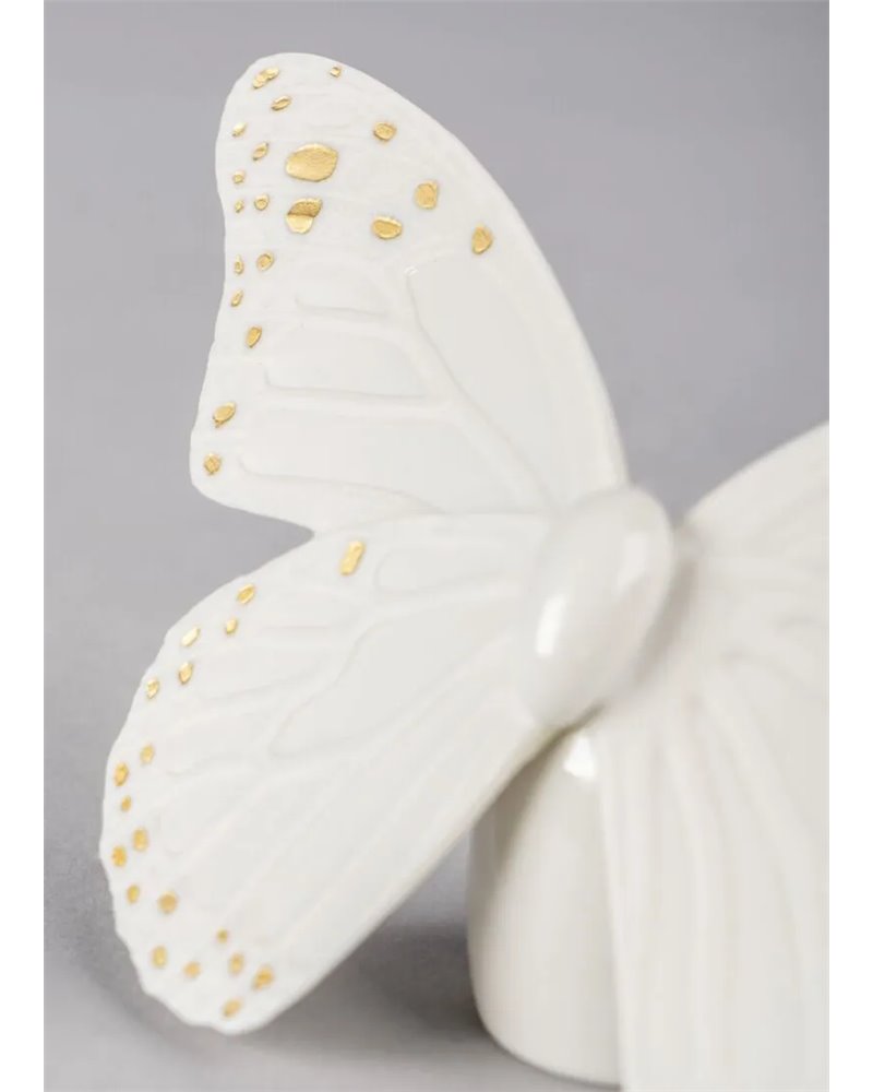 Figura Mariposa. Lustre oro y blanco