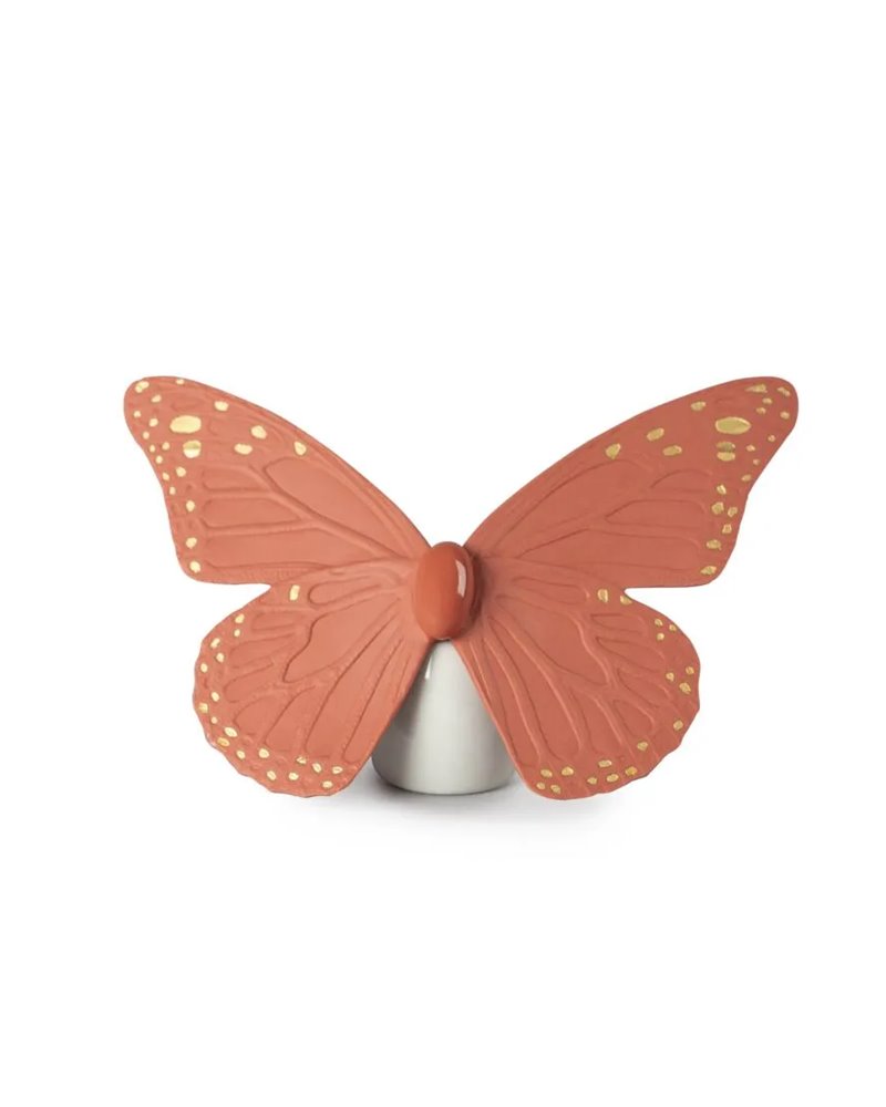 Figura Mariposa. Lustre oro y coral