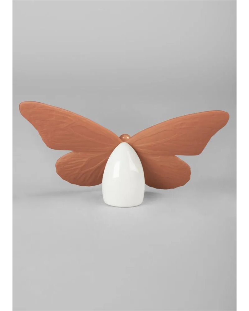 Figura Mariposa. Lustre oro y coral