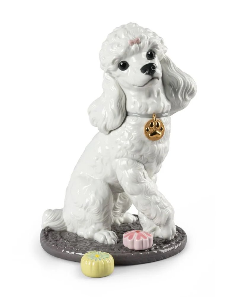 Figura perro Caniche con mochis